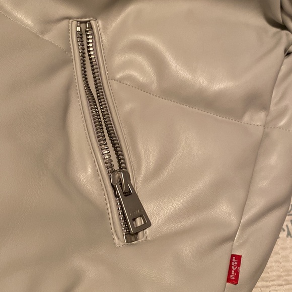 Levi’s Jacket - Picture 4 of 8